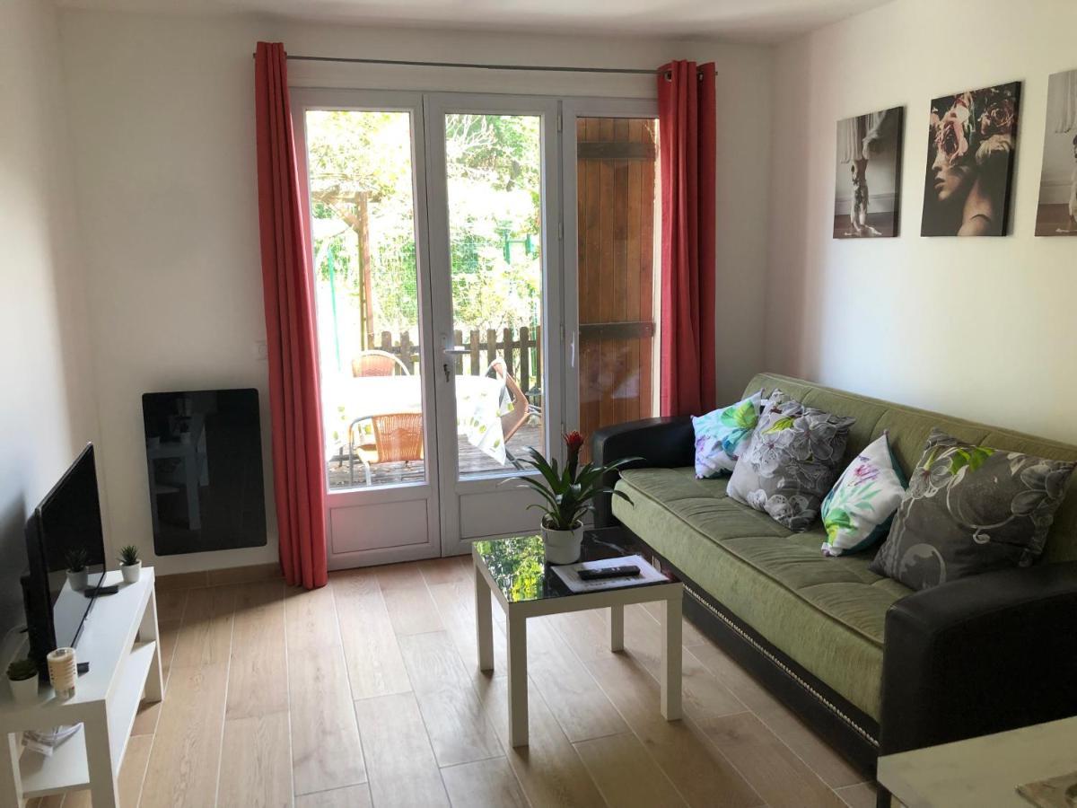 Ferienwohnung F2 Avec Terrasse Saint-Denis  Exterior foto