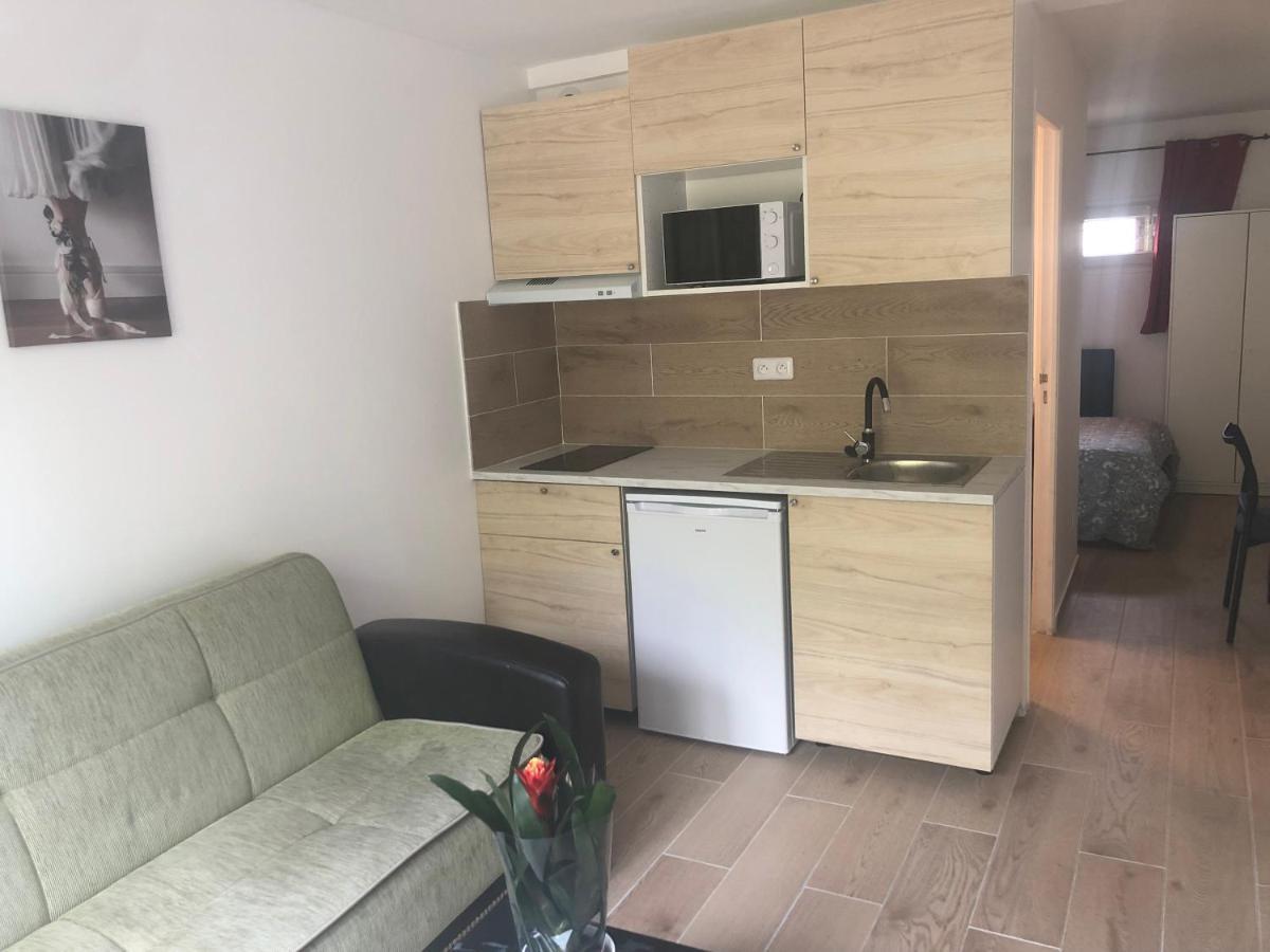 Ferienwohnung F2 Avec Terrasse Saint-Denis  Exterior foto