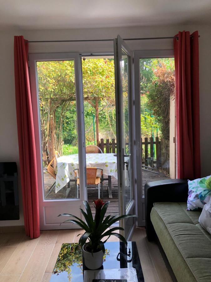 Ferienwohnung F2 Avec Terrasse Saint-Denis  Exterior foto