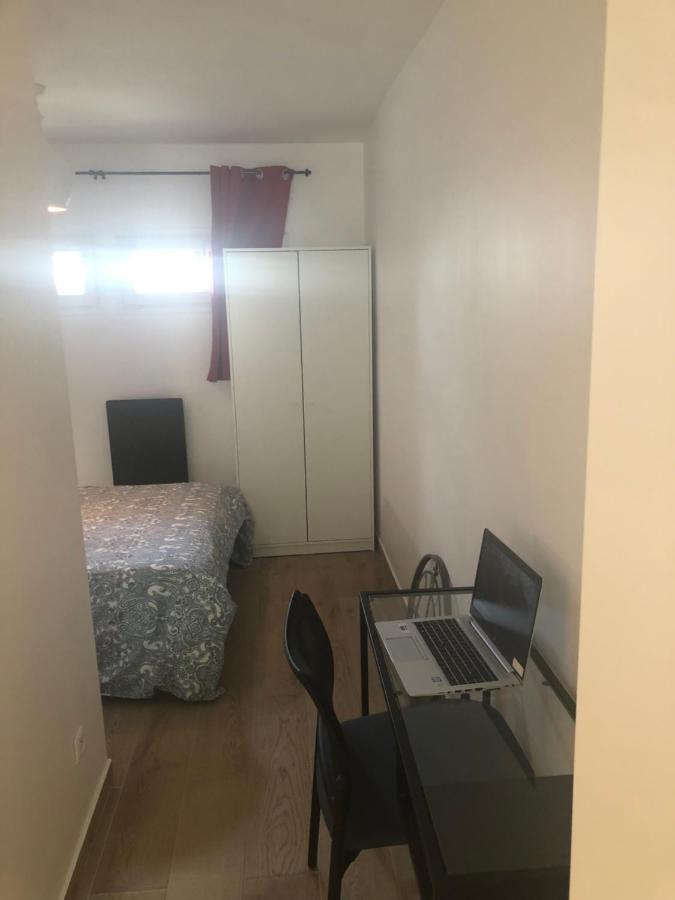 Ferienwohnung F2 Avec Terrasse Saint-Denis  Exterior foto